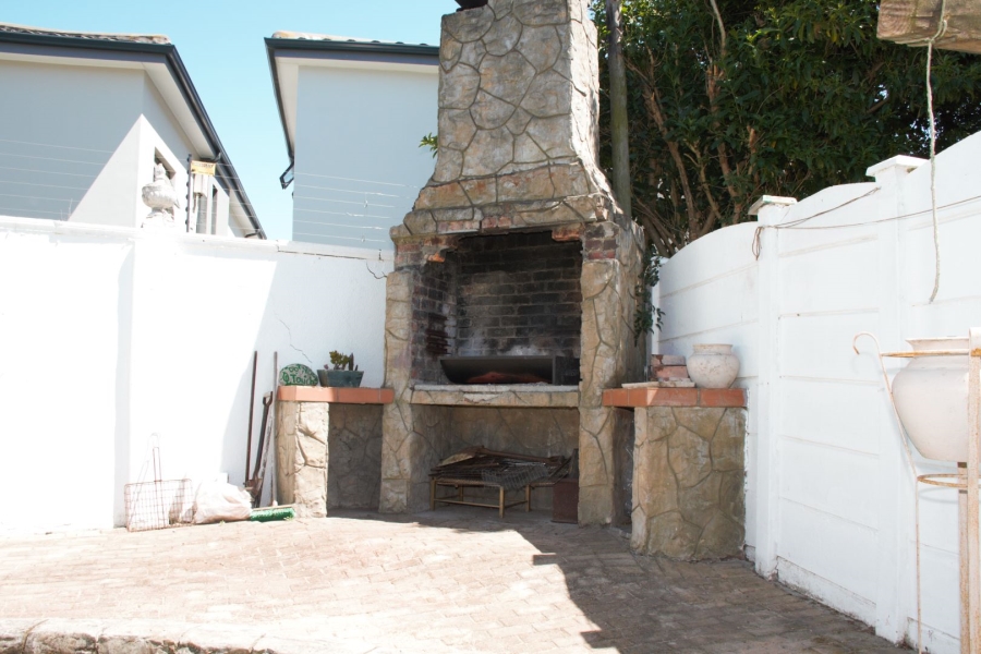 7 Bedroom Property for Sale in Protea Heights Western Cape